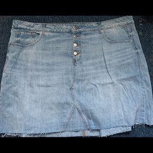 Old Navy light washed Jean skirt